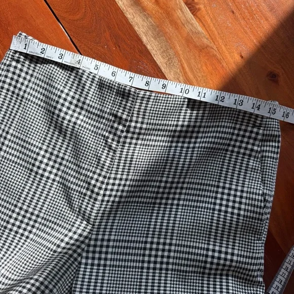 Club Monaco Black and White Plaid Cropped Pants - Picture 9 of 12